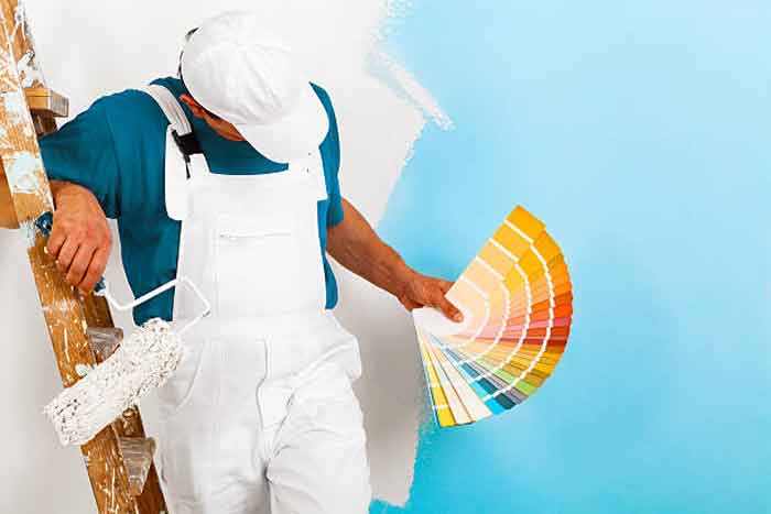 The Benefits of Hiring a Professional Painter and Decorator